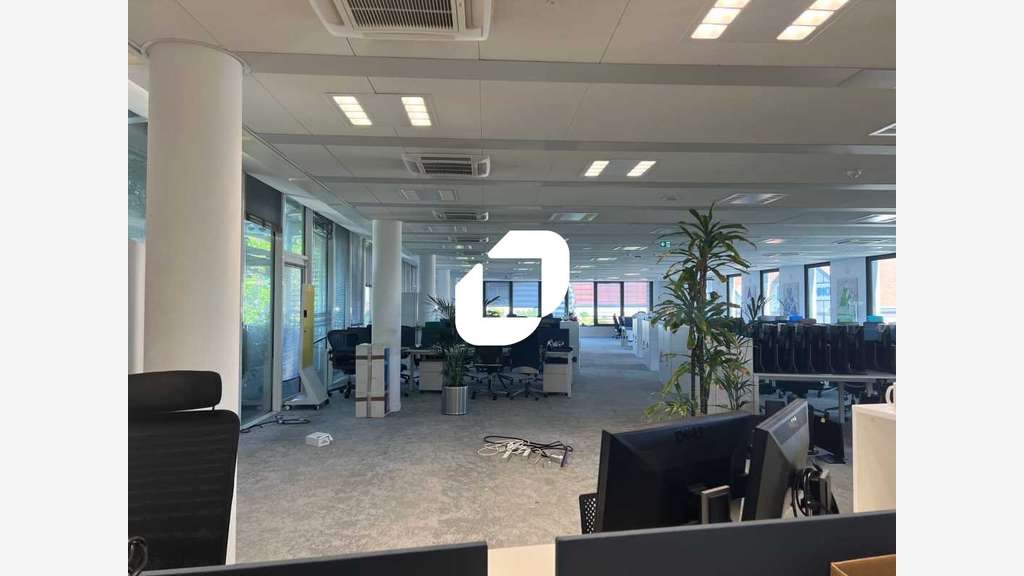 A louer Bureaux 1746m² Aubervilliers