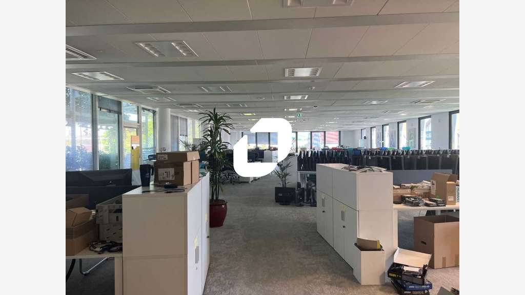 A louer Bureaux 1746m² Aubervilliers