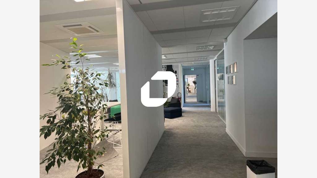 A louer Bureaux 476m² Aubervilliers