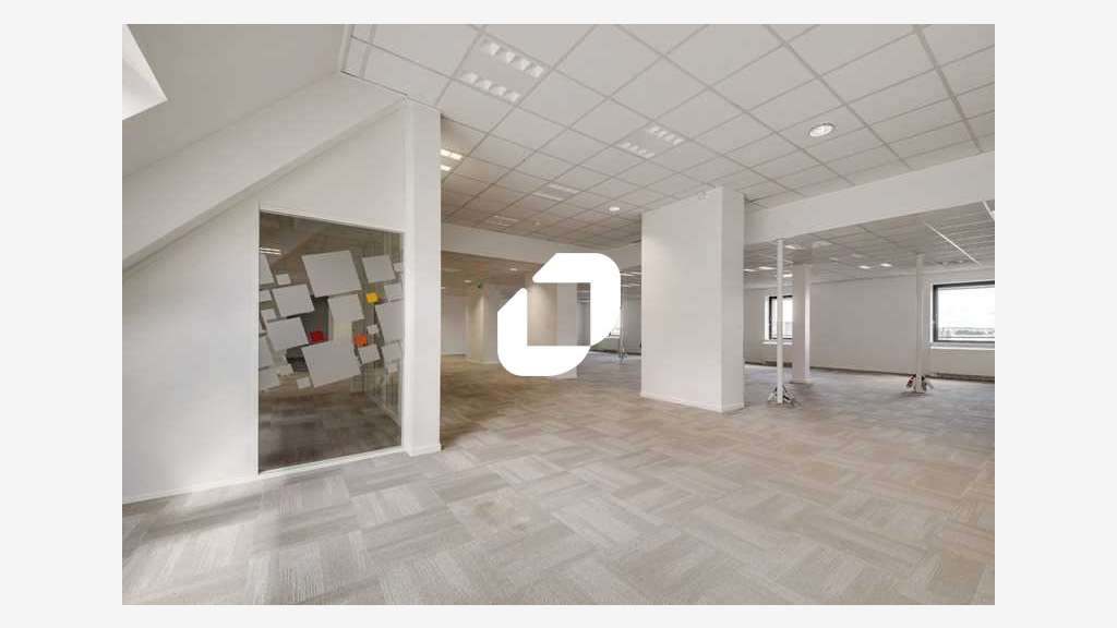 A louer Bureaux 2720m² Aubervilliers