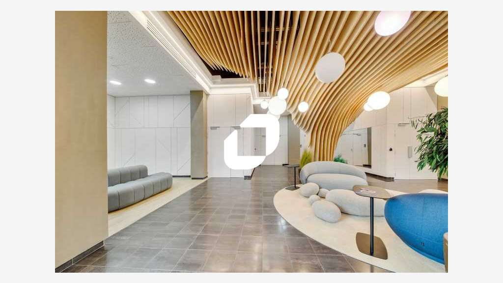 A louer Bureaux 2720m² Aubervilliers