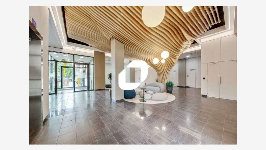 A louer Bureaux 2720m² Aubervilliers