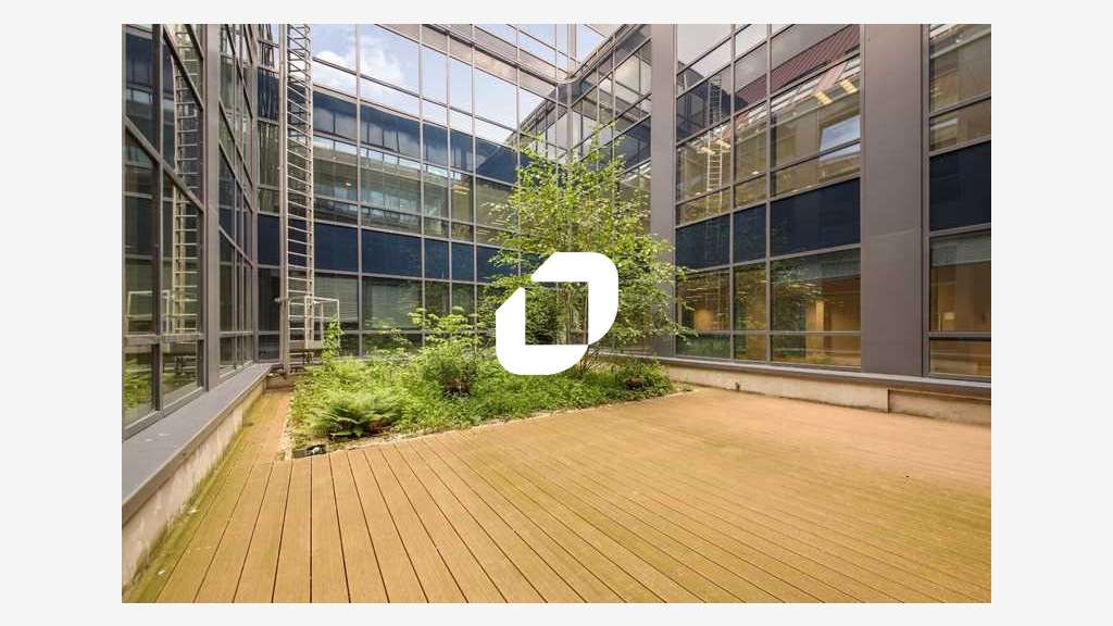 A louer Bureaux 2720m² Aubervilliers