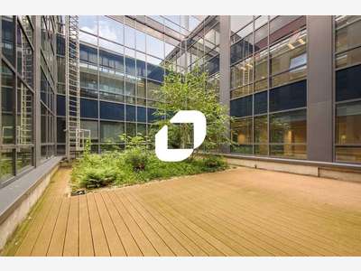 A louer Bureaux 2720m² Aubervilliers