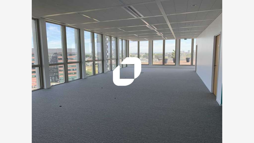 A louer Bureaux 1273m² Aubervilliers