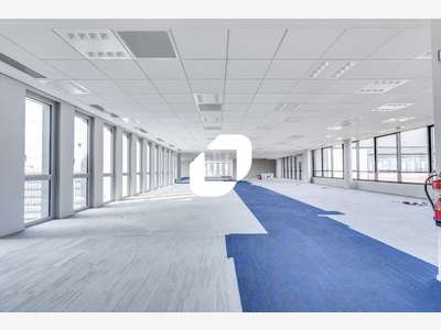 A louer Bureaux 844m² Aubervilliers