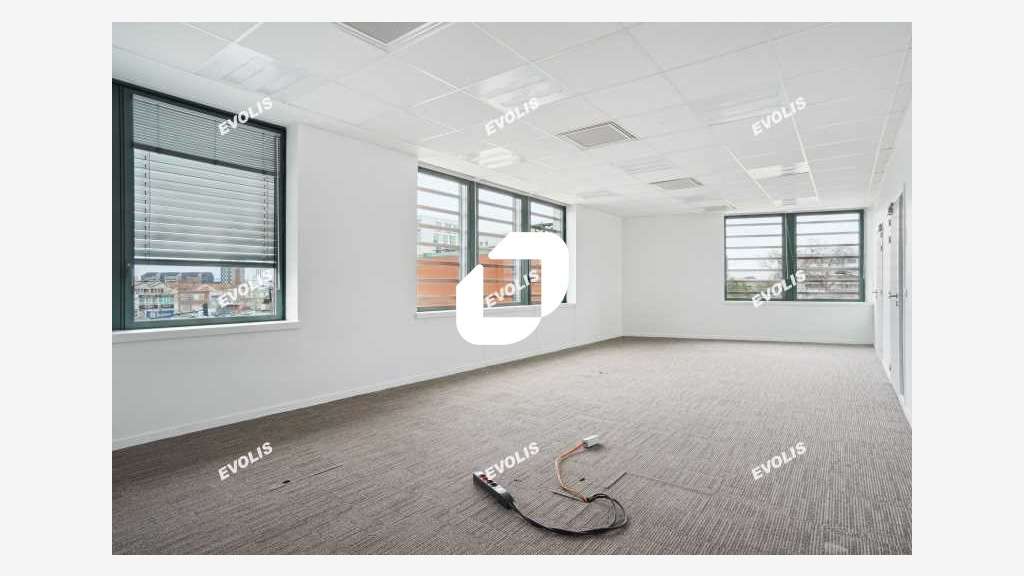 A louer Bureaux 159m² Aubervilliers