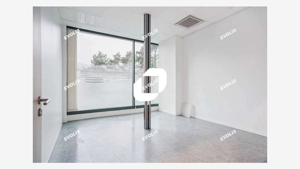 A louer Bureaux 159m² Aubervilliers
