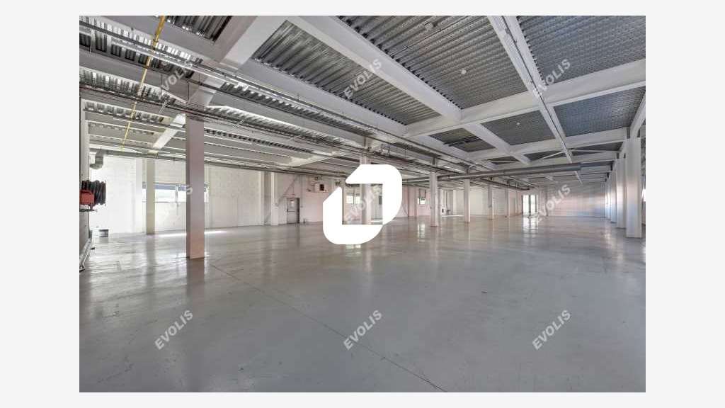 A louer Bureaux 3021m² Aubervilliers