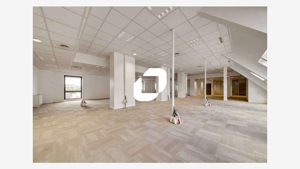 A louer Bureaux 593m² Aubervilliers