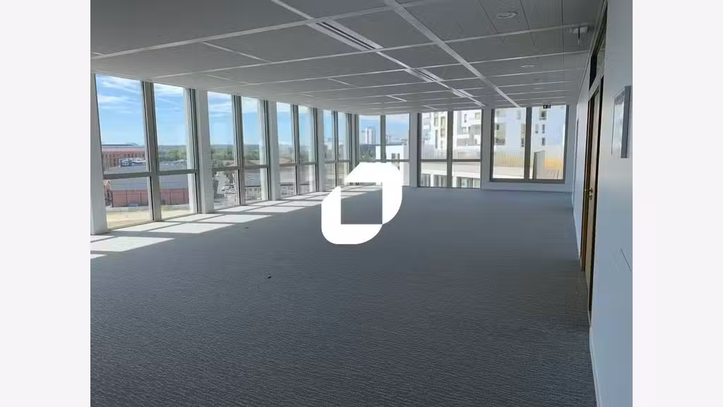 A louer Bureaux 1273m² Aubervilliers