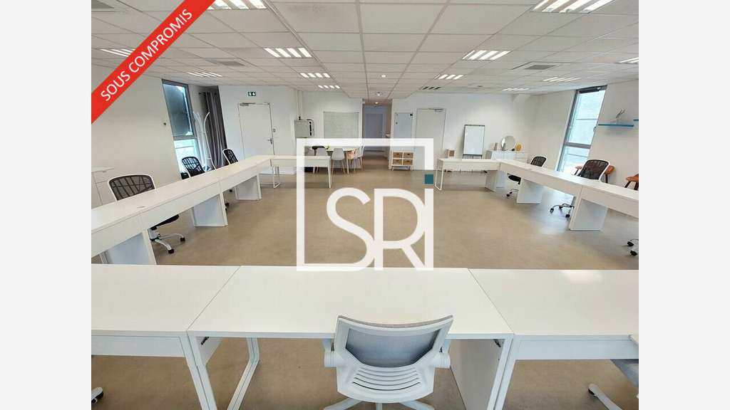 A louer bureaux 149m² R+1 à Aubière