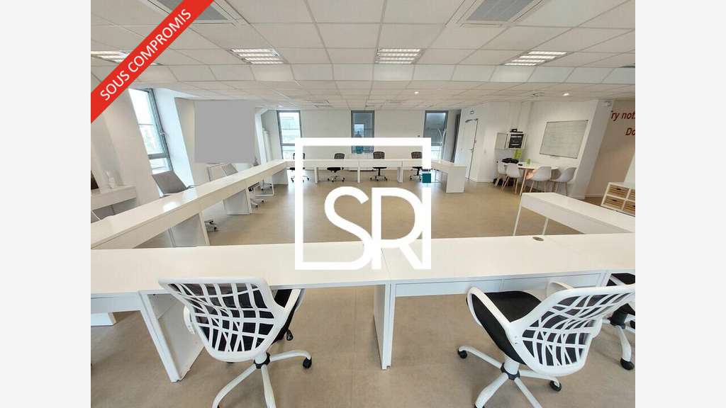 A louer bureaux 149m² R+1 à Aubière