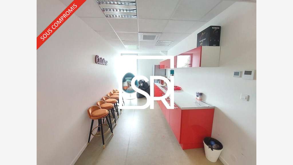 A louer bureaux 149m² R+1 à Aubière