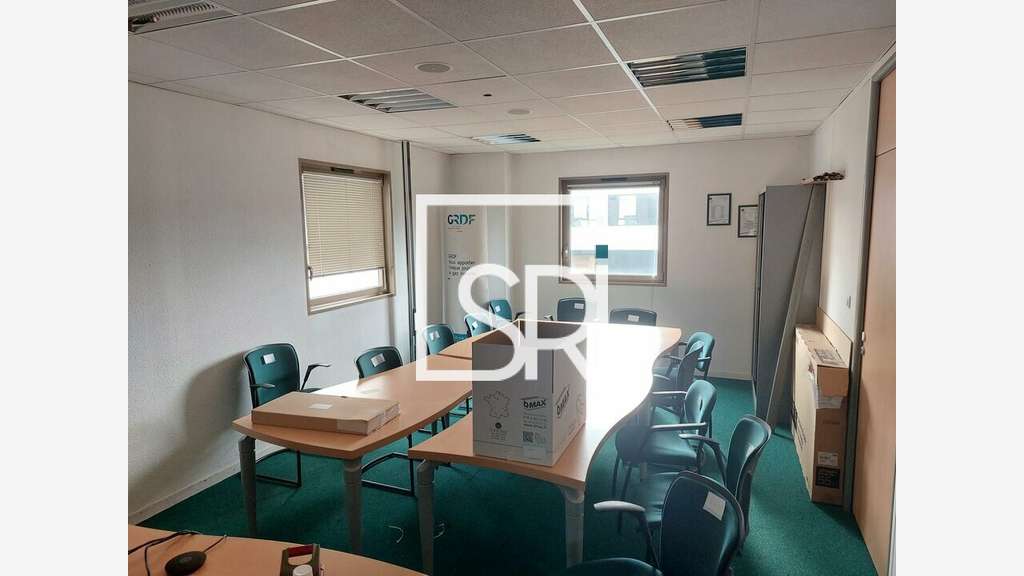 Bureaux à partir de 152m² à louer à Aubière