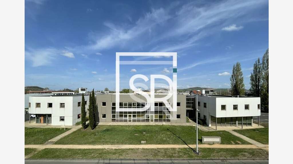 Bureaux à partir de 152m² à louer à Aubière