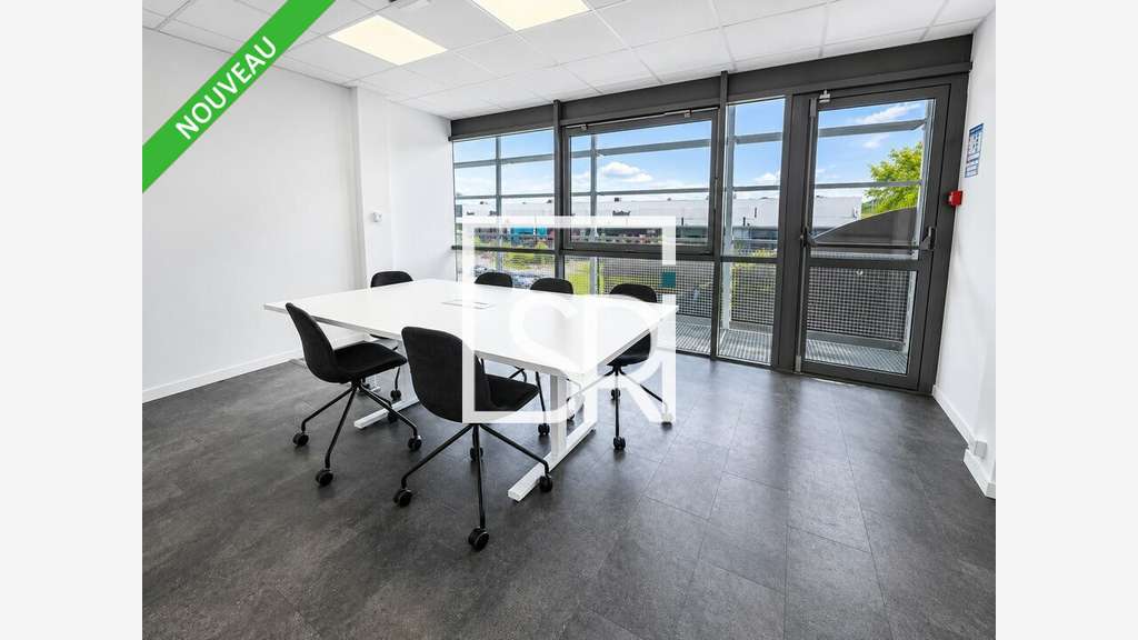 Bureaux rénovés 684m² R+1 ERP 5 à louer à Aubière