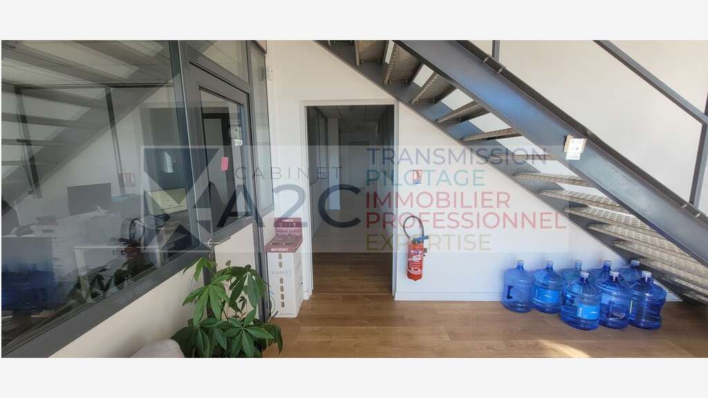 À LOUER BUREAUX PROFESSIONNELS 374 M² AUBIGNY-LES 