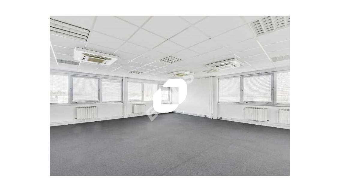 A louer Bureaux 320m² Aulnay sous bois