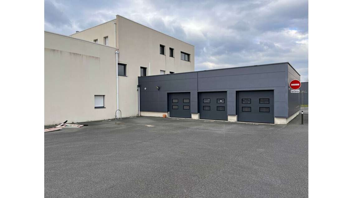 A louer bureaux 565m² RDC à Auray