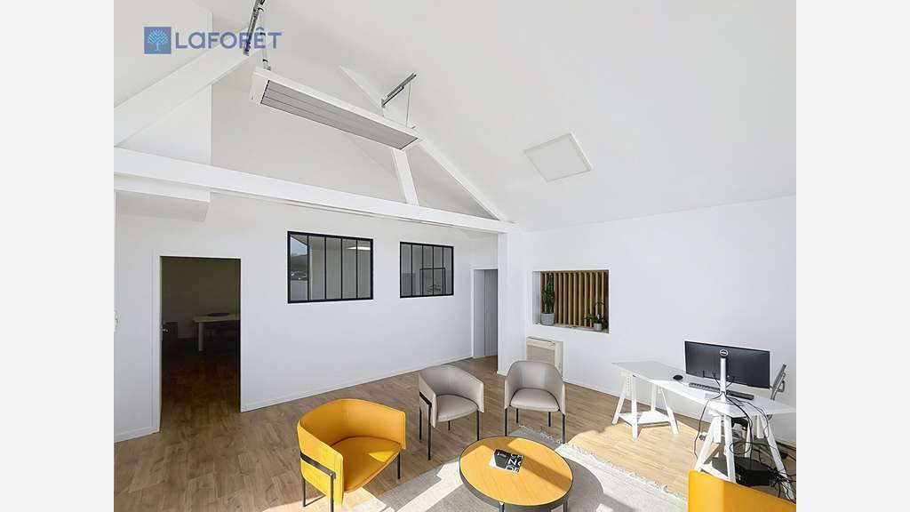 A louer bureaux 95m² ZA Toul Garros à Auray