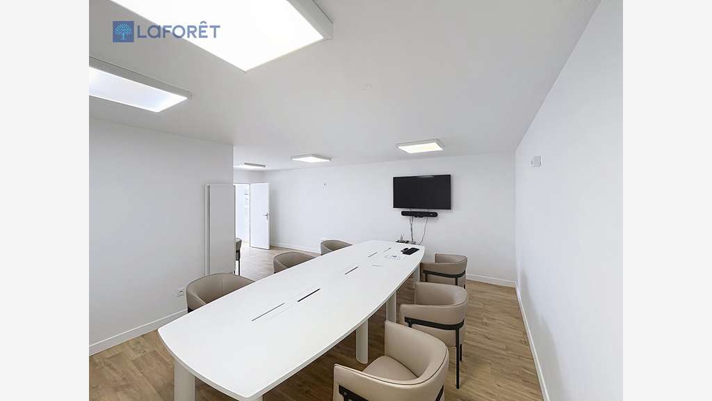 A louer bureaux 95m² ZA Toul Garros à Auray