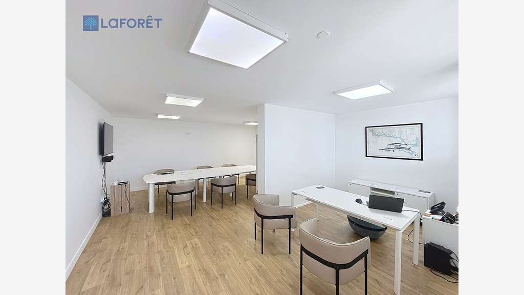 A louer bureaux 95m² ZA Toul Garros à Auray