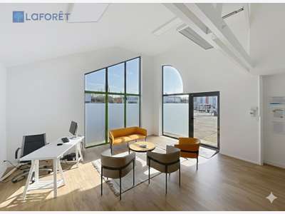 A louer bureaux 95m² ZA Toul Garros à Auray 