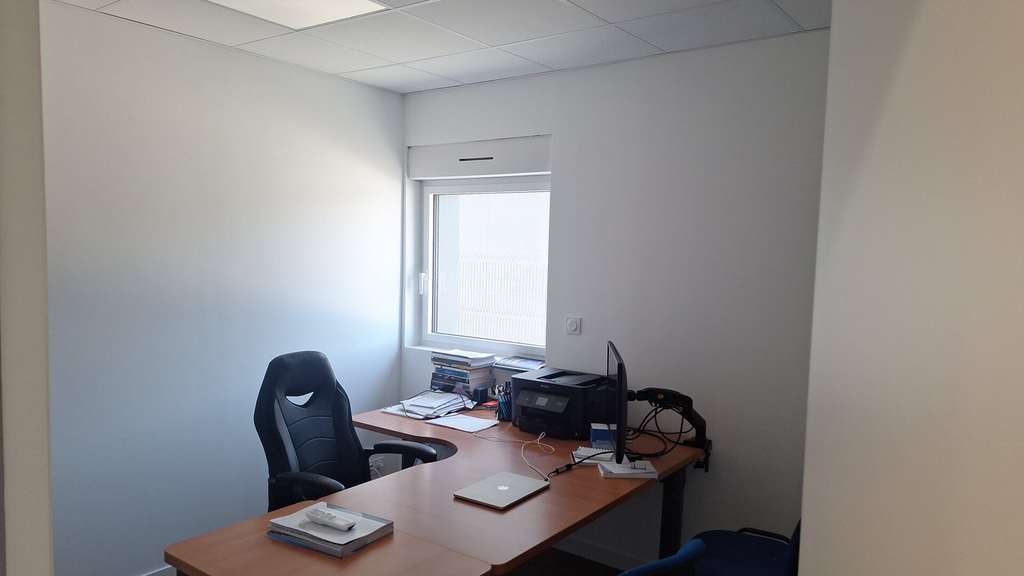 A louer bureaux 60m² ZA Plougoumelen