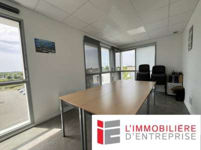 A louer bureaux 55m² R+2 en immeuble pro à Auray