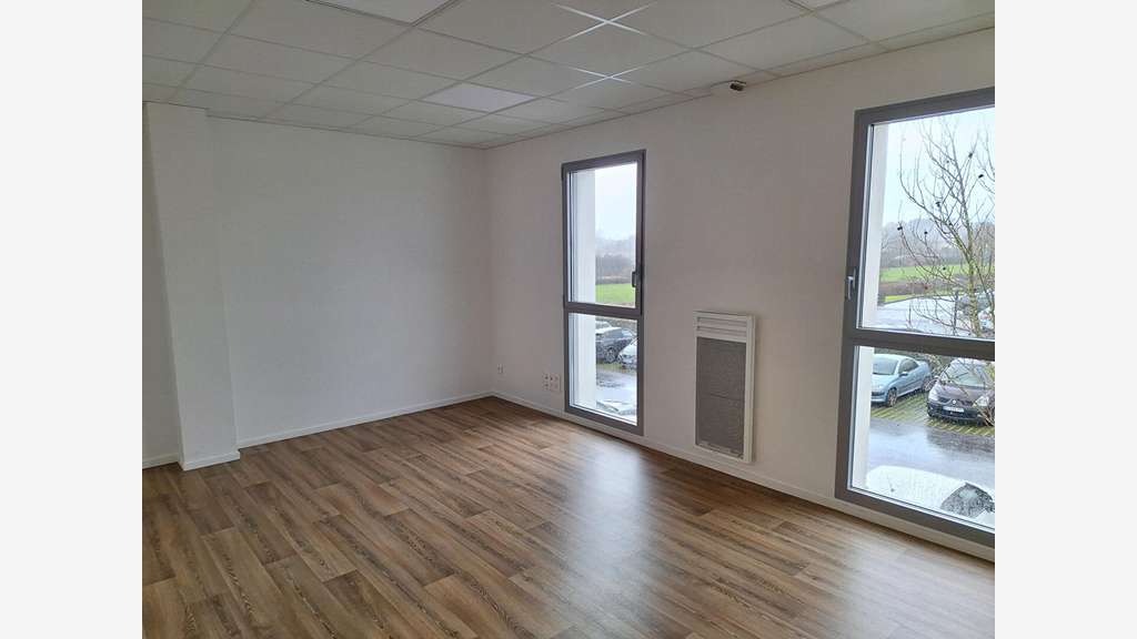 Location bureaux 61m² zone tertiaire d'Auray