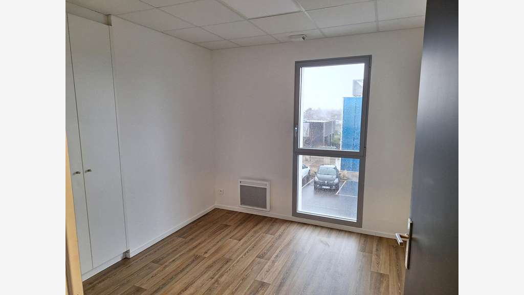Location bureaux 61m² zone tertiaire d'Auray
