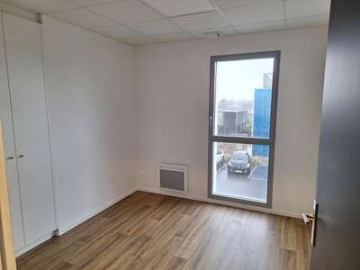 Location bureaux 61m² zone tertiaire d'Auray