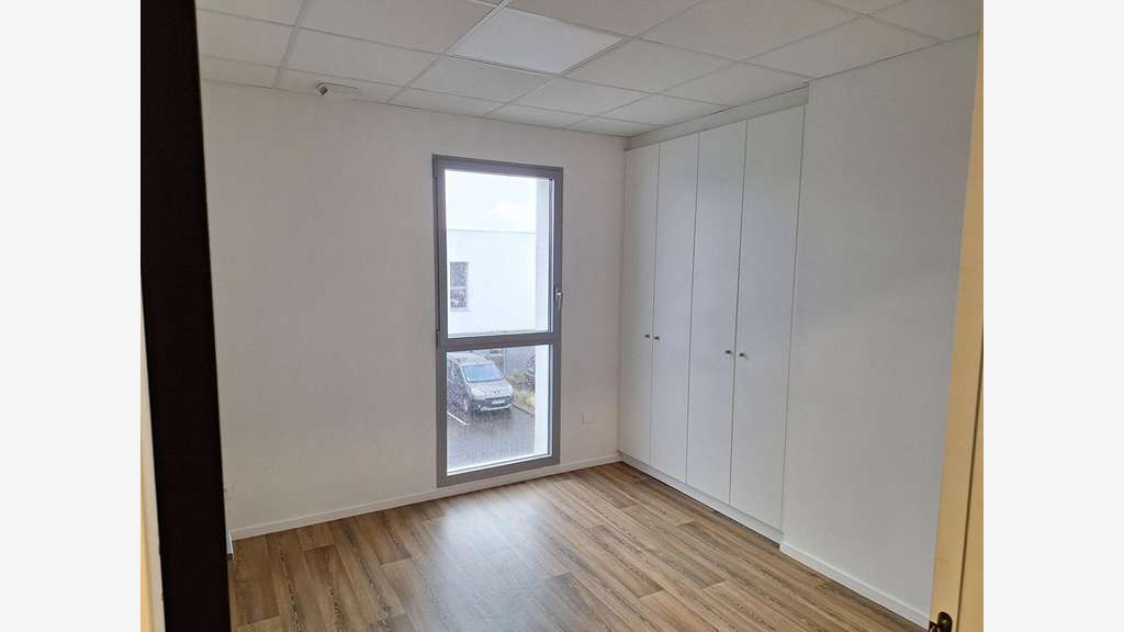 Location bureaux 61m² zone tertiaire d'Auray