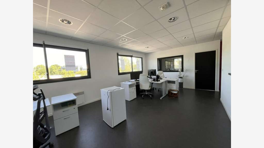 A louer bureaux 100m² Porte océane Auray