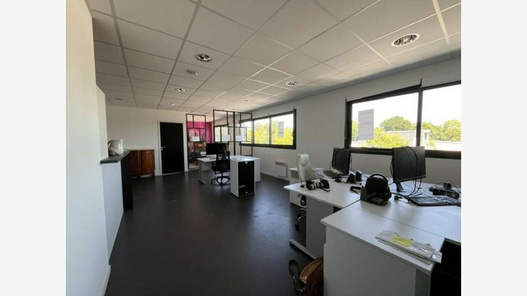 A louer bureaux 100m² Porte océane Auray
