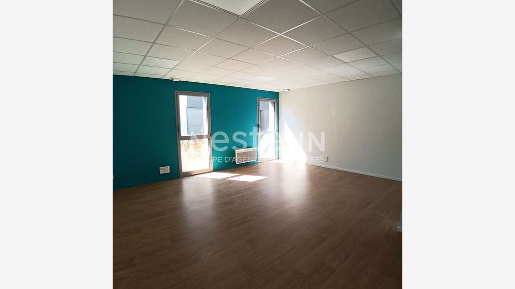 Location bureaux de 100m² à Auray Porte Océane