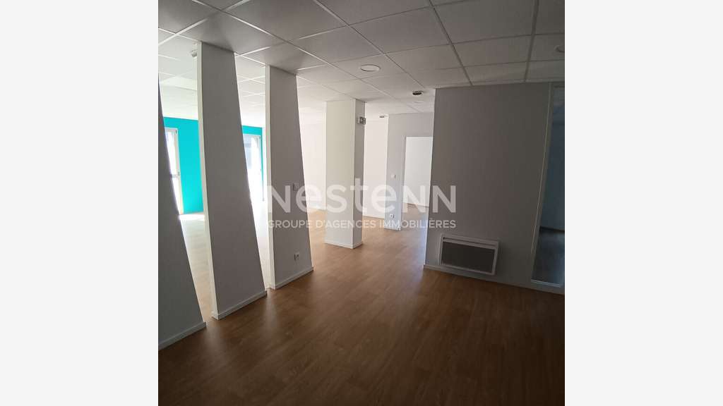 Location bureaux de 100m² à Auray Porte Océane
