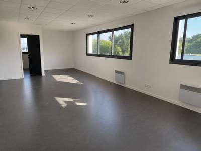 A louer bureaux de 100m² à Auray Porte Océane
