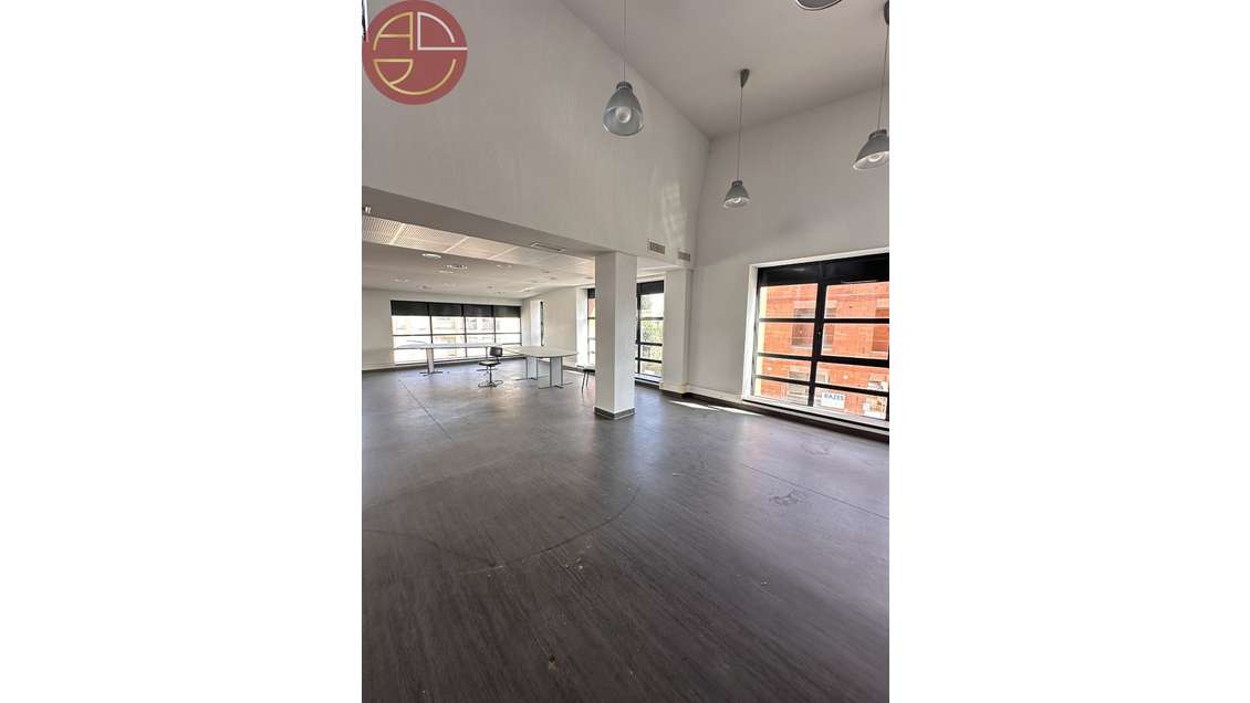 à louer  bureau 140m² R+1 avec ascenseur Auterive