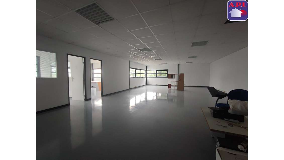 A louer plateau 188m² R+1 ZI La Vigne à Auterive