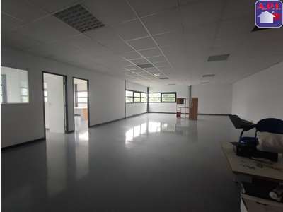 A louer plateau 188m² R+1 ZI La Vigne à Auterive