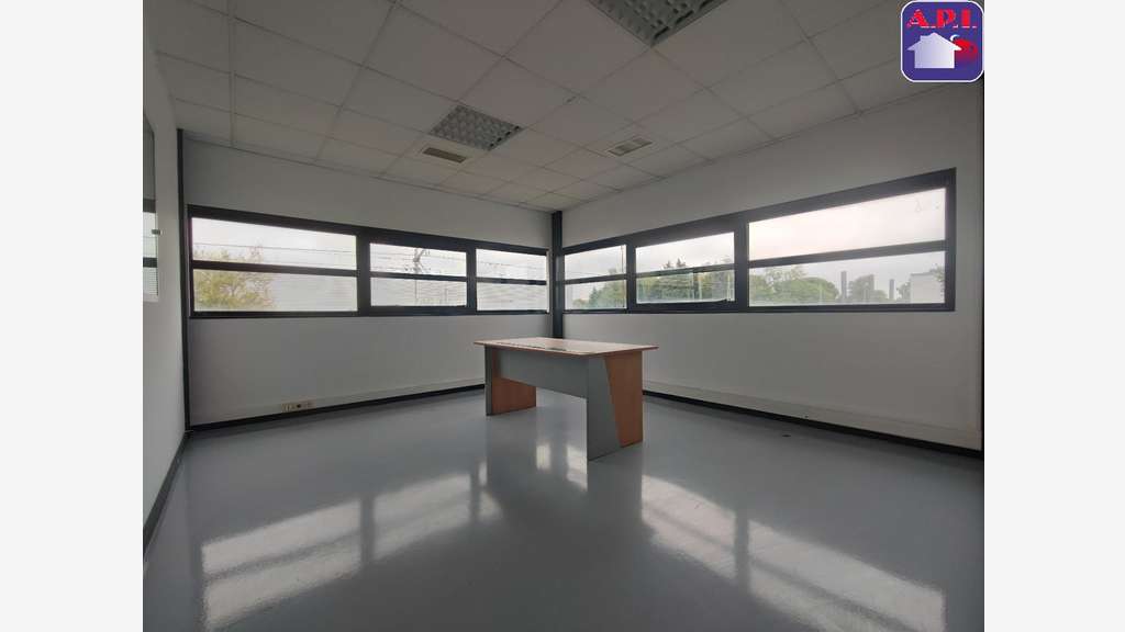 A louer plateau 188m² R+1 ZI La Vigne à Auterive
