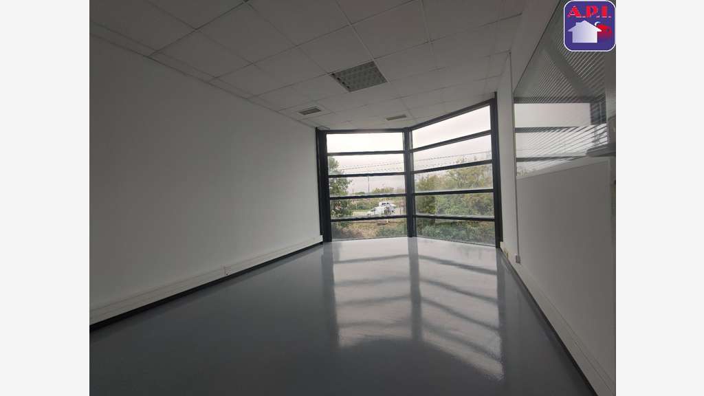 A louer plateau 188m² R+1 ZI La Vigne à Auterive