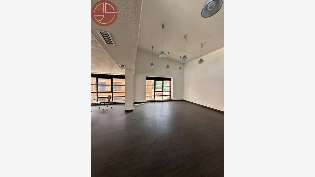 A louer bureau 148m² au 1er étage à Auterive