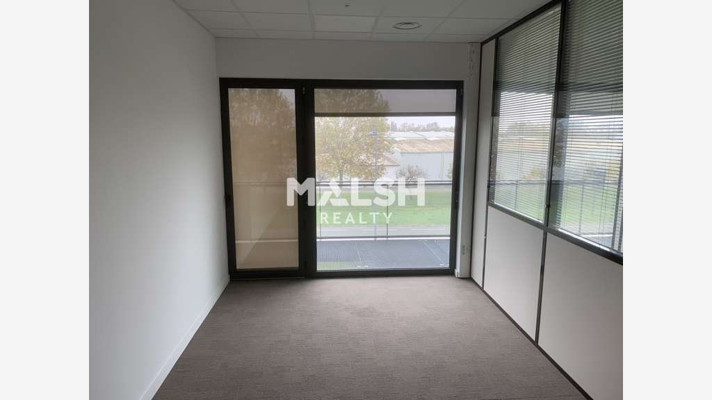 A louer bureaux 89m² avec balcon R+2 à Beynost