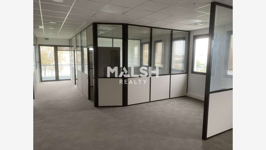 A louer bureaux 89m² avec balcon R+2 à Beynost