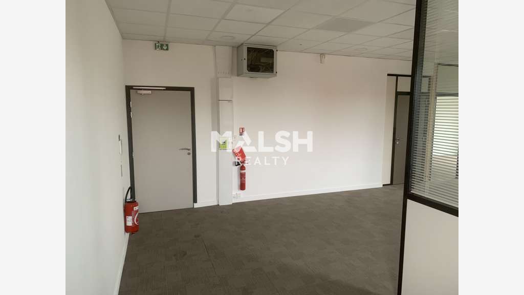A louer bureaux 89m² avec balcon R+2 à Beynost