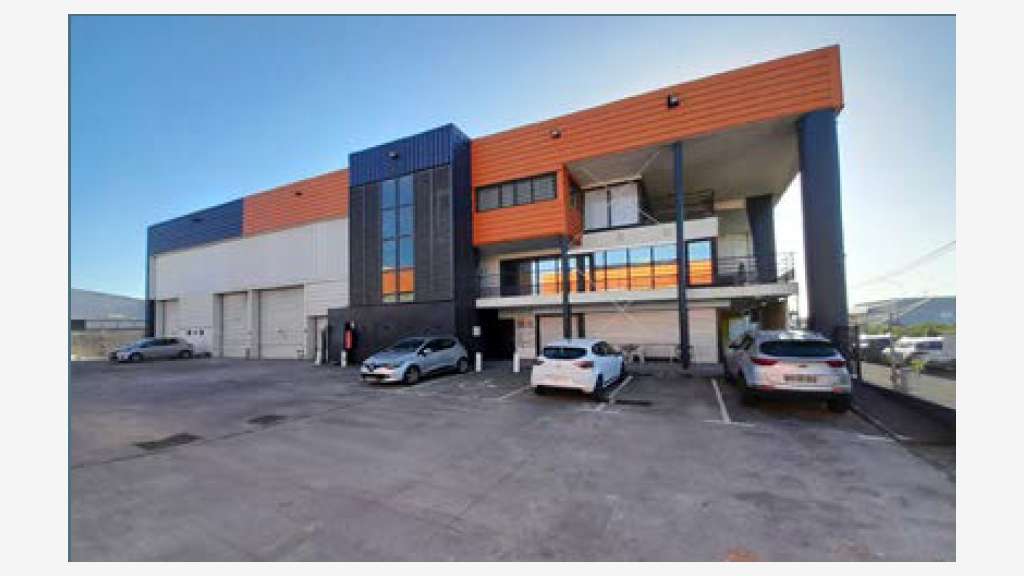A louer bureaux lumineux 52m² R+2 à Baie-Mahault