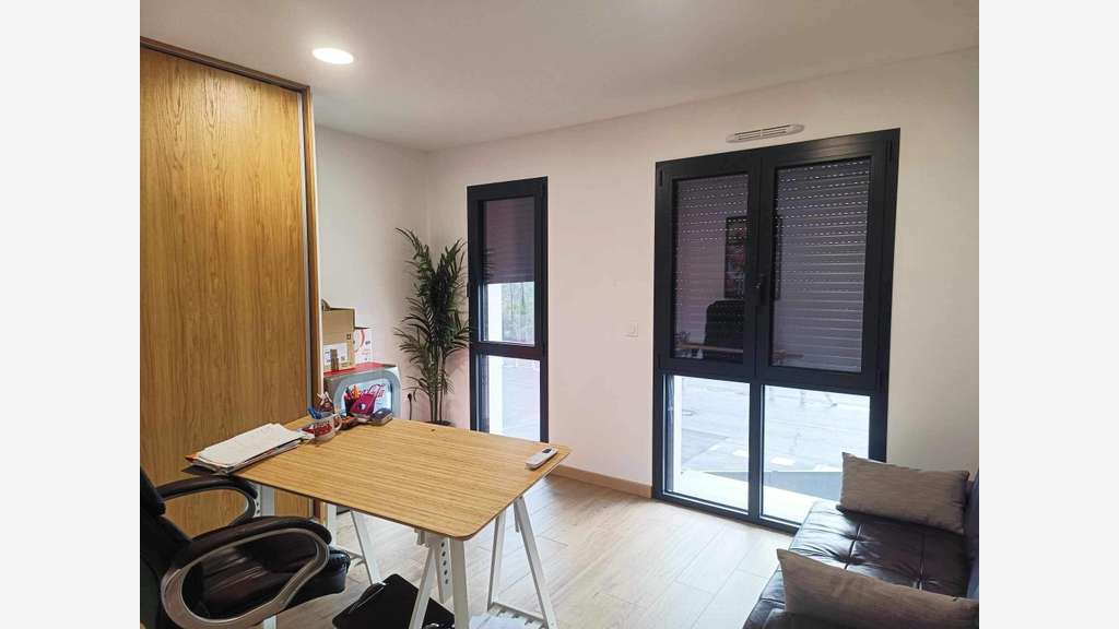 Bureaux 117m² à louer avec parking à Carbon-Blanc